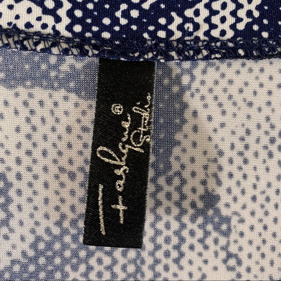 NWOT Fashion Studio Dress Bell 3/4 Sleeve Floral Stretchy Wrinkle Resistant M - Picture 3 of 3